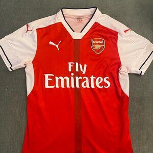 Arsenal EPL English Premier League Red Puma Adult Medium soccer jersey